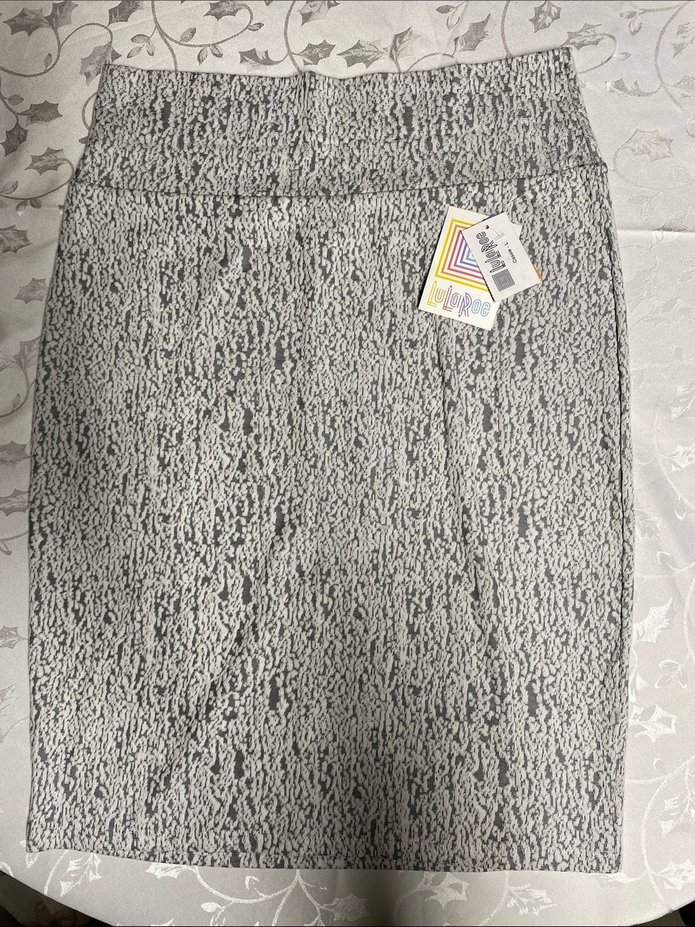 LuLaRoe Gray and Black Textured Pencil Skirt